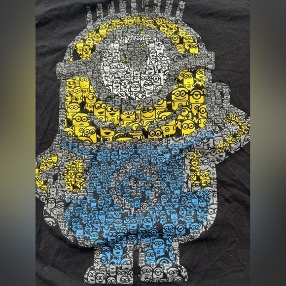 Minions Despicable Me Youth medium Black Short Graphic Sleeved Top - Picture 2 of 3